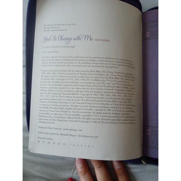 God Is Always With Me Ziparound Devotional (Faux Leather) - Engaging Devotion - Picture 7 of 8